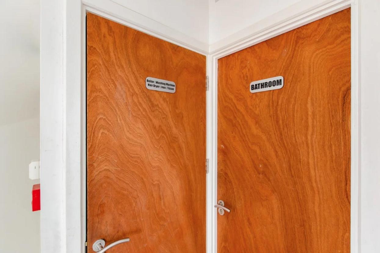 Double Room Edmonton Green, London N9 Buitenkant foto