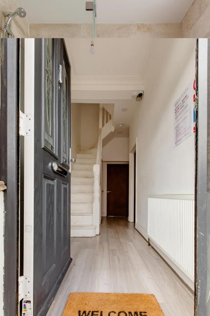 Double Room Edmonton Green, London N9 Buitenkant foto