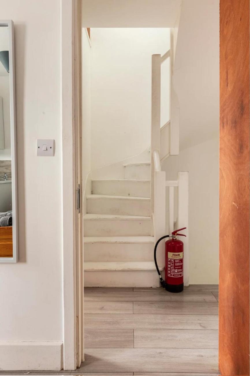 Double Room Edmonton Green, London N9 Buitenkant foto