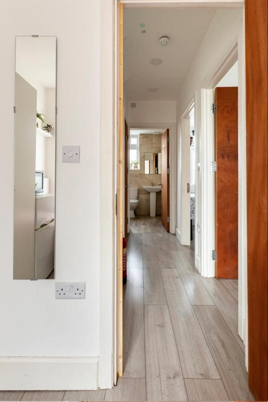 Double Room Edmonton Green, London N9 Buitenkant foto