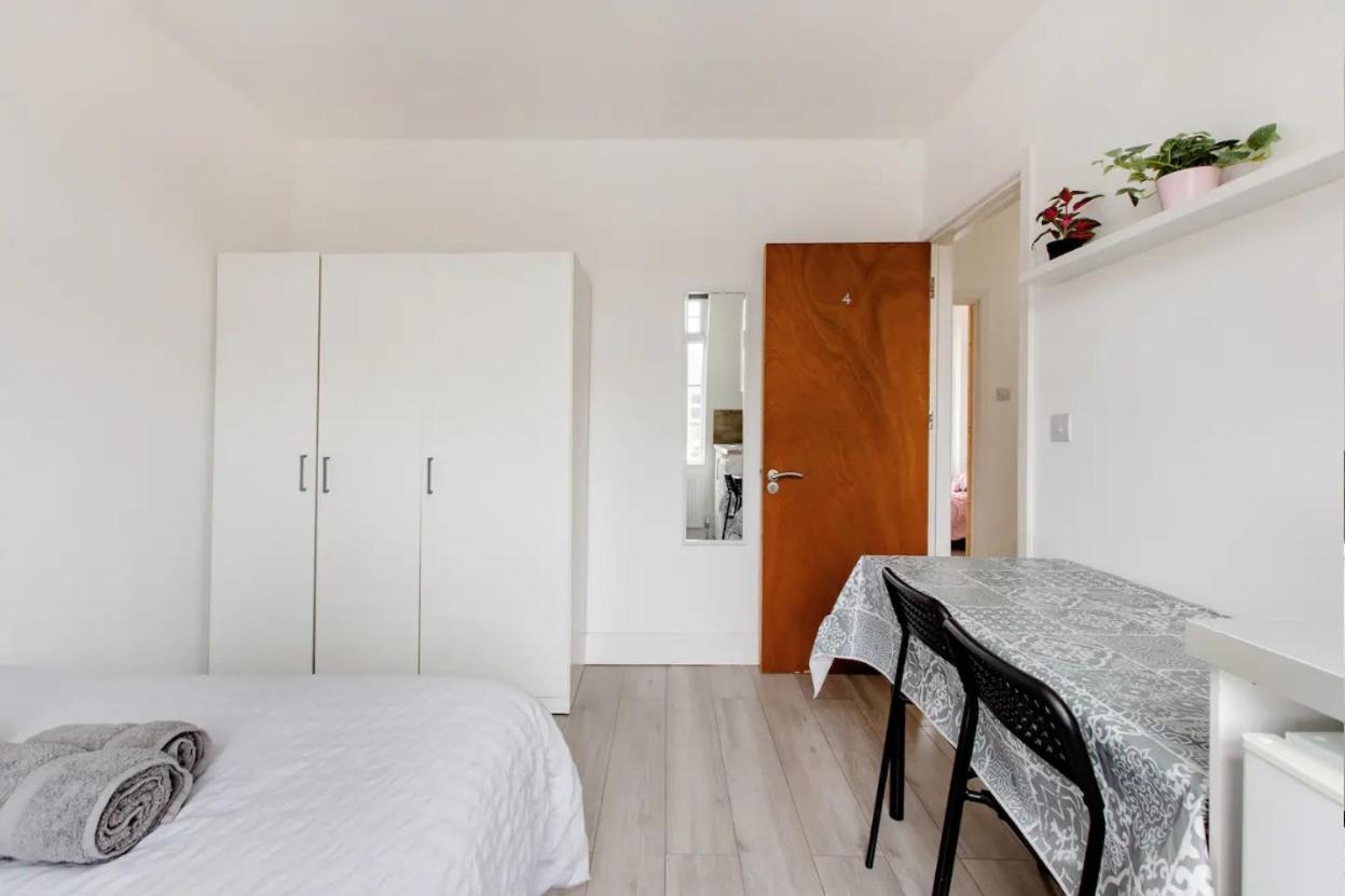 Double Room Edmonton Green, London N9 Buitenkant foto